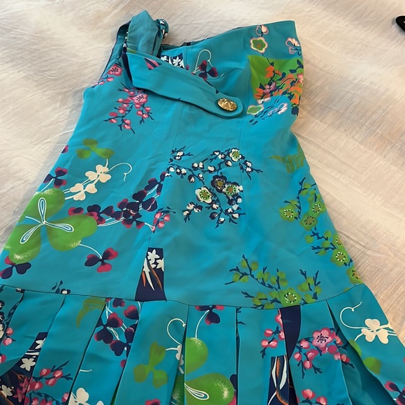 How cute is this Versace dress made for H&M - Picture 6 of 7